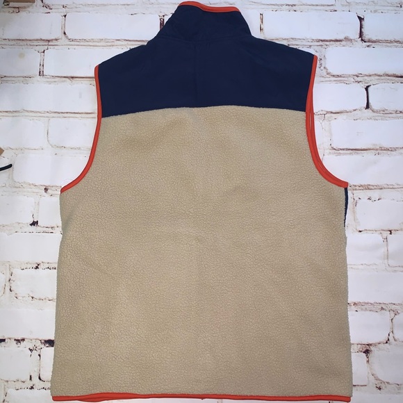 [on] active vest - Picture 2 of 4